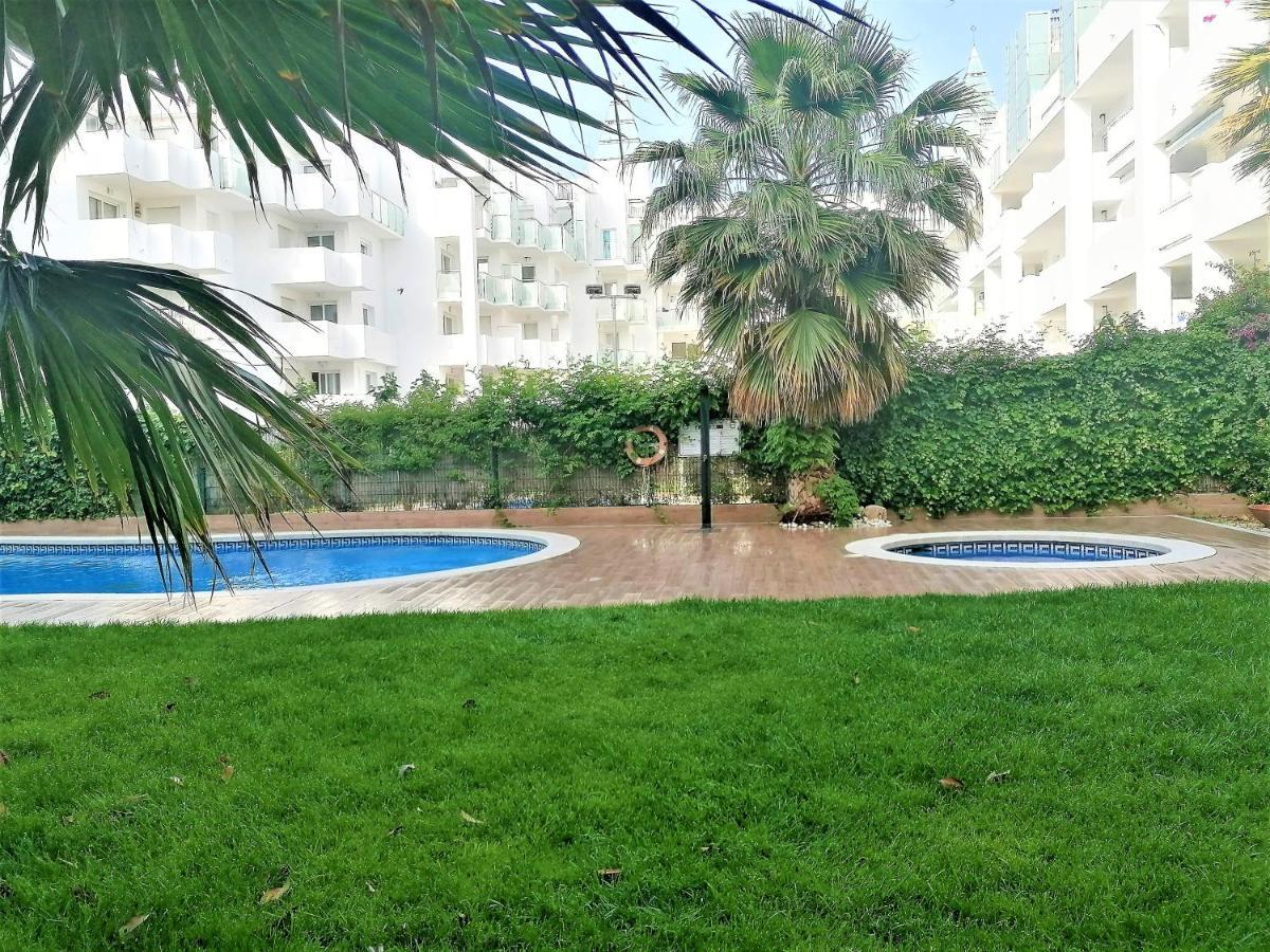 Global Immo 3330 Royal Marina I Tramuntana 4-10 Apartman Roses Kültér fotó