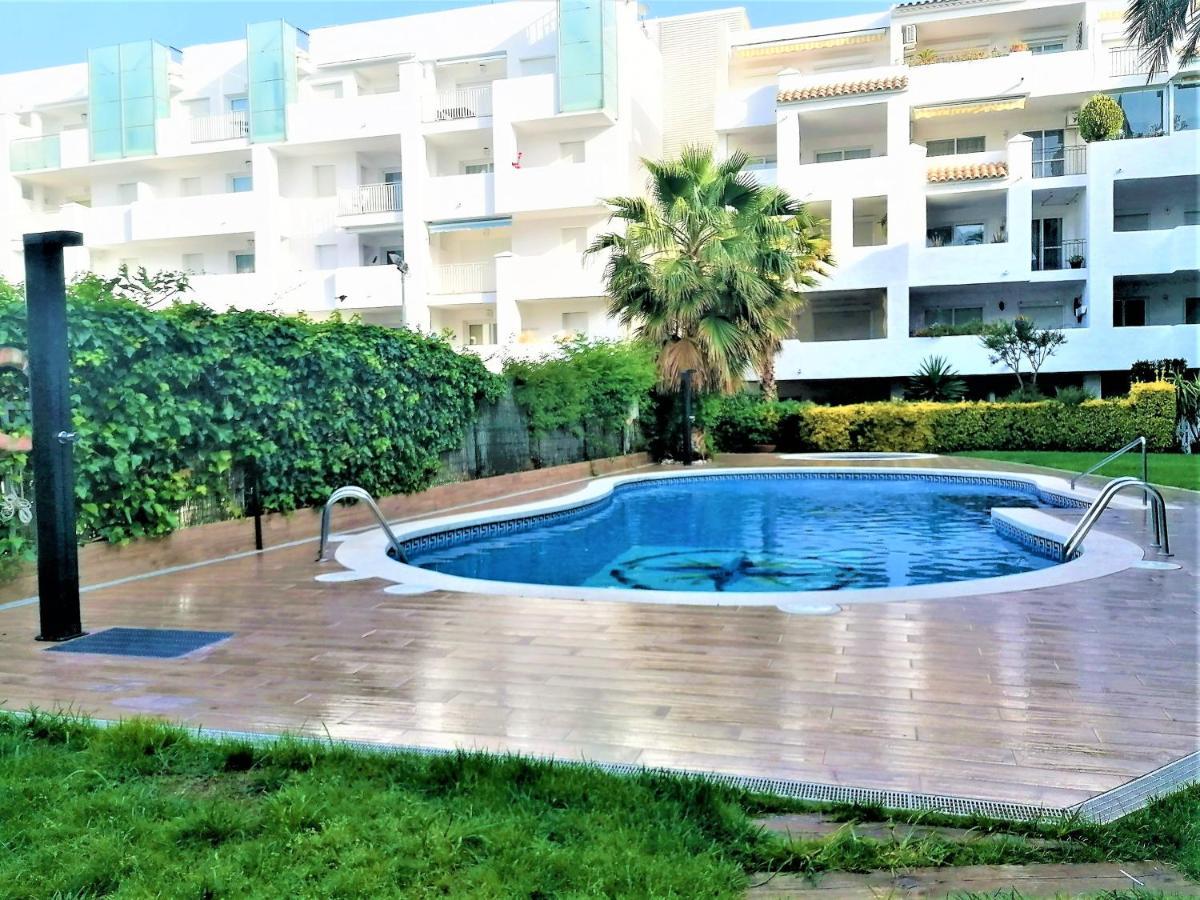 Global Immo 3330 Royal Marina I Tramuntana 4-10 Apartman Roses Kültér fotó