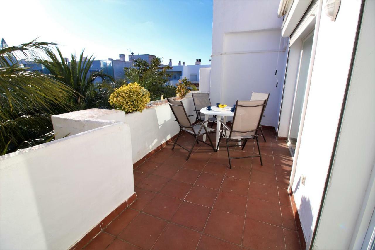 Global Immo 3330 Royal Marina I Tramuntana 4-10 Apartman Roses Kültér fotó