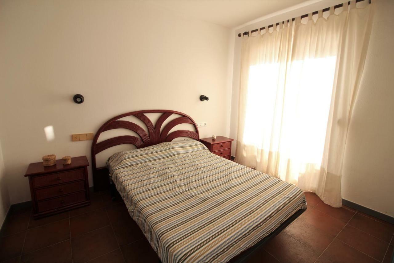 Global Immo 3330 Royal Marina I Tramuntana 4-10 Apartman Roses Kültér fotó
