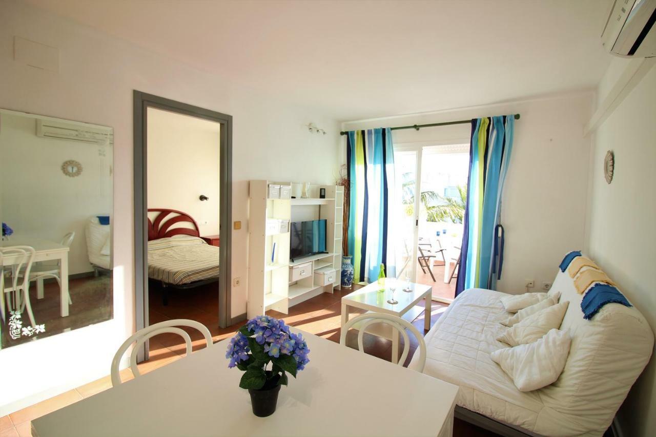 Global Immo 3330 Royal Marina I Tramuntana 4-10 Apartman Roses Kültér fotó