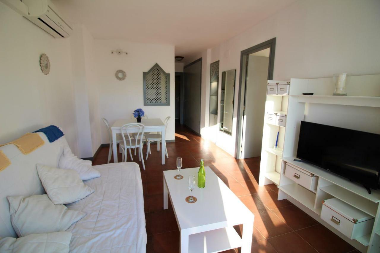 Global Immo 3330 Royal Marina I Tramuntana 4-10 Apartman Roses Kültér fotó